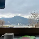 Fotel Dunakanyar 아파트 *